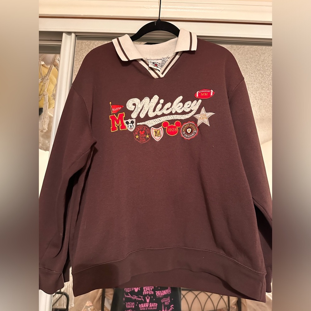 VINTAGE Mickey collared crew